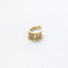 Earcuff cover gold circones blancos colgantes color Dorado y adorno Circones blancos colgantes perspectiva 2