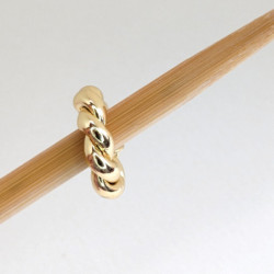 Earcuff cover trenza color Dorado perspectiva 3