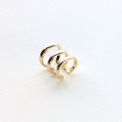 Earcuff cover gold resorte 3 líneas perspectiva 1