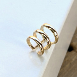 Earcuff cover gold resorte 3 líneas perspectiva 4