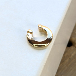 Earcuff cover gold herradura liso perspectiva 4