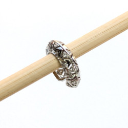 Earcuff cover gold vetas blancos perspectiva 3