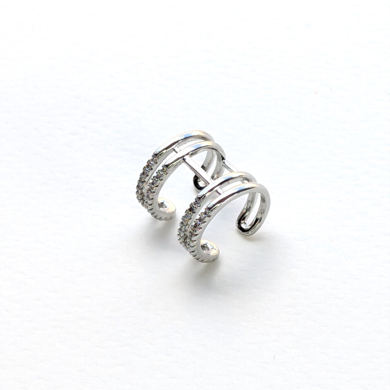 Earcuff cover gold resorte blancos perspectiva 1 Earcuff cover gold resorte blancos perspectiva 1