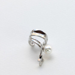 Earcuff cover gold perla y estrella perspectiva 2