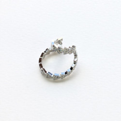Earcuff cover gold 2 líneas perspectiva 1