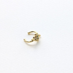 Earcuff cover gold corazón perspectiva 2