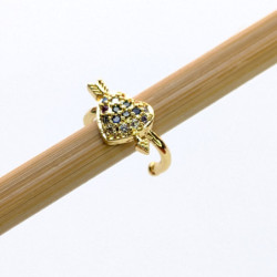 Earcuff cover gold corazón perspectiva 3
