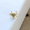 Earcuff cover gold corazón perspectiva 4