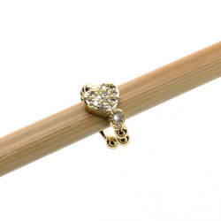 Earcuff cover gold corazón blanco perspectiva 3
