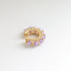 Earcuff tejido en cristales color Lila perspectiva 2