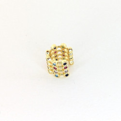 Earcuff cover gold brazalete 4 líneas circones colores perspectiva 3