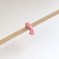 Earcuff vinilo biselado color Rosado perspectiva 3