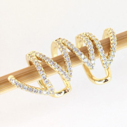 Earcuff dorado zic zac con circones blancos perspectiva 3
