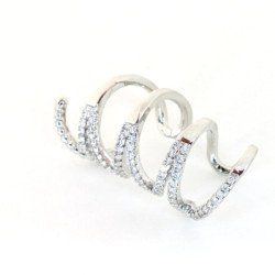 Earcuff plateado zic zac con circones blancos perspectiva 2