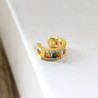 Earcuff dorado con argolla y cristales perspectiva 4