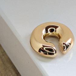 Earcuff Chunky dorado perspectiva 4