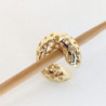 Earcuff Chunky dorado perforado corazones perspectiva 3