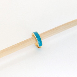 Earcuff vinilo turquesa perspectiva 3