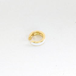 Earcuff sencillo blanco perspectiva 2