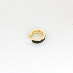Earcuff sencillo negro perspectiva 2