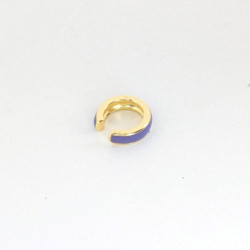 Earcuff sencillo morado perspectiva 2