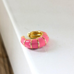 Earcuff biselado fucsia perspectiva 4