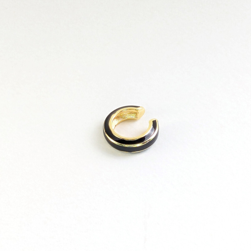 Earcuff vinilo biselado color Negro perspectiva 1 Earcuff vinilo biselado color Negro perspectiva 1
