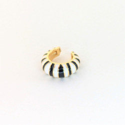Earcuff vinilo colores blanco y negro perspectiva 1