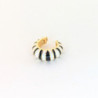 Earcuff vinilo colores blanco y negro perspectiva 1