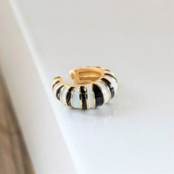 Earcuff vinilo colores blanco y negro perspectiva 4