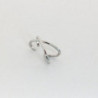 Earcuff colgante doble línea cruzado plateado perspectiva 1