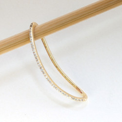 Earcuff sobreponer superior curvo color Dorado perspectiva 3