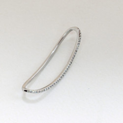 Earcuff sobreponer superior curvo color Plateado perspectiva 2