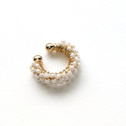 Earcuff tejido en mostacilla color Blanco perspectiva 2