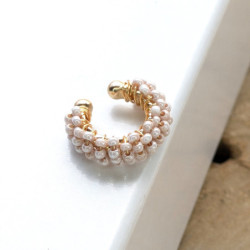 Earcuff tejido en mostacilla 1 color Rosa perspectiva 4