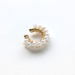 Earcuff tejido en perlas línea doble color Blanco perspectiva 2
