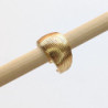 Earcuff cover gold concha color Dorado perspectiva 3