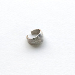 Earcuff cover gold concha perspectiva 2