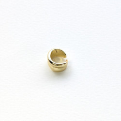 Earcuff cover gold en C biselado perspectiva 2