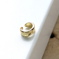 Earcuff cover gold en C biselado perspectiva 4