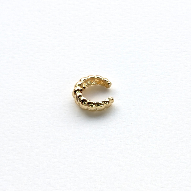 Earcuff cover gold oruga perspectiva 1 Earcuff cover gold oruga perspectiva 1
